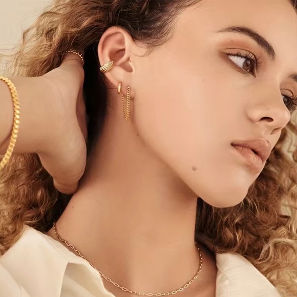 Adjustable Gold gold plated minimal Chain Earrings - Picture 9 of 11